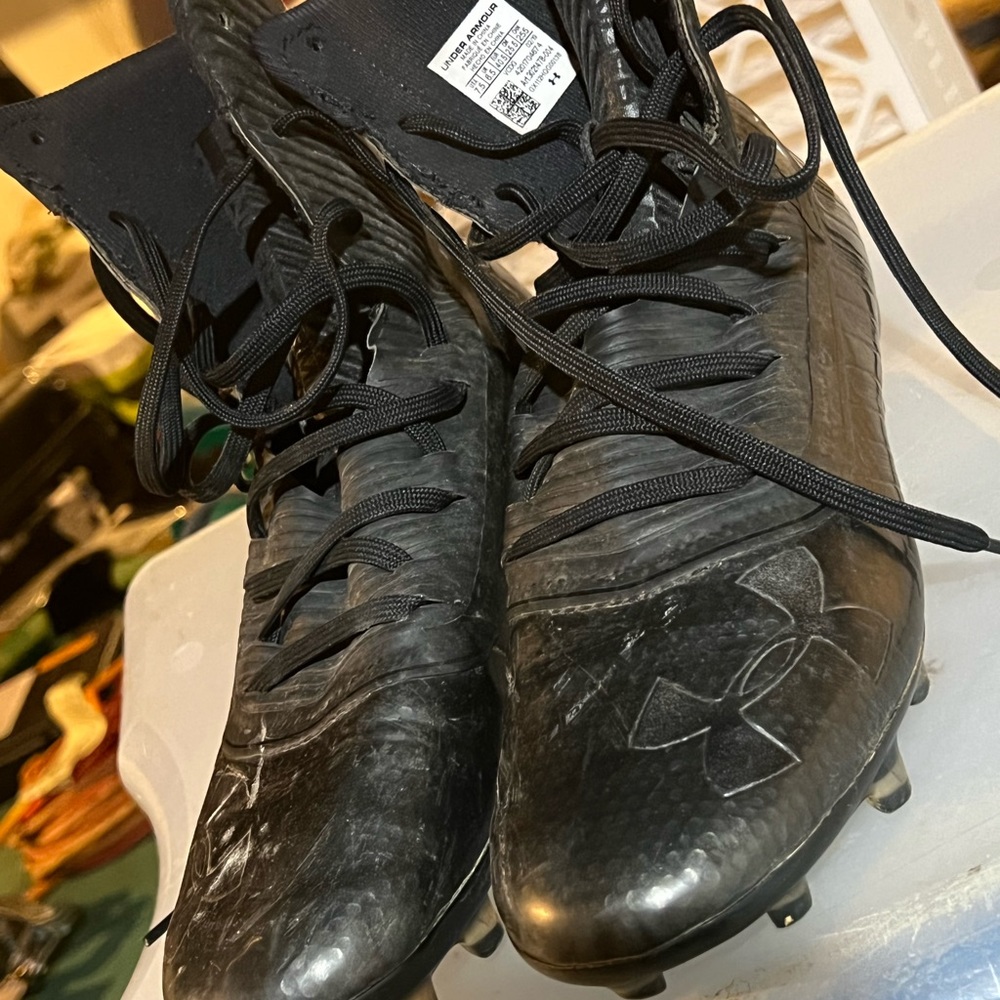 Men UA cleats